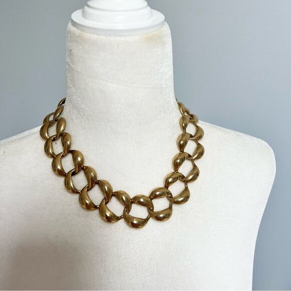Anne Klein Chunky Gold T clasp necklace - Picture 1 of 5